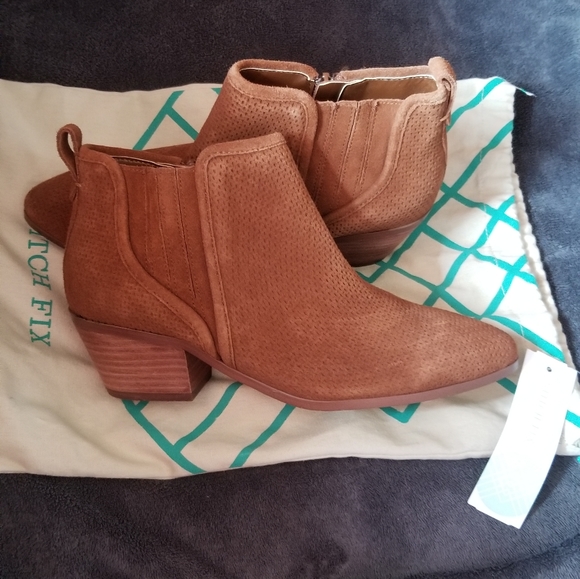 violet and red booties